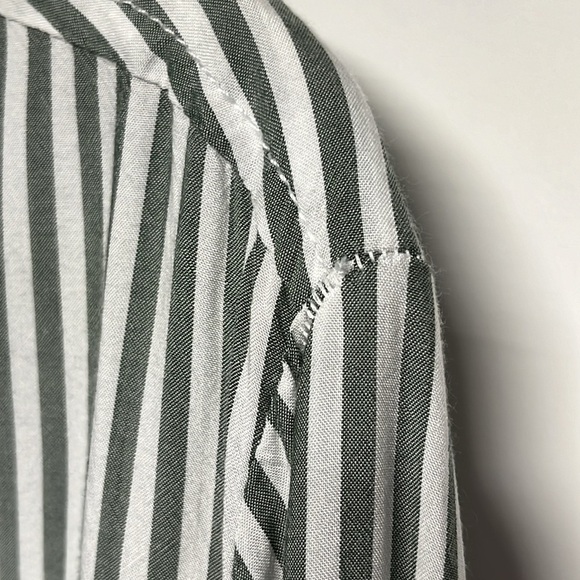 Beachlunchlounge Collection Top - Picture 9 of 12